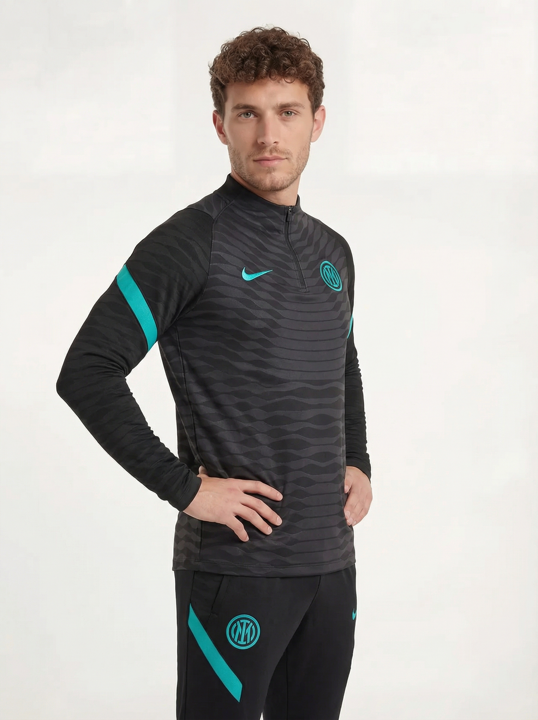 INTER MILAN BLACK AND BLUE TRACKSUIT Classic Football Jerseys