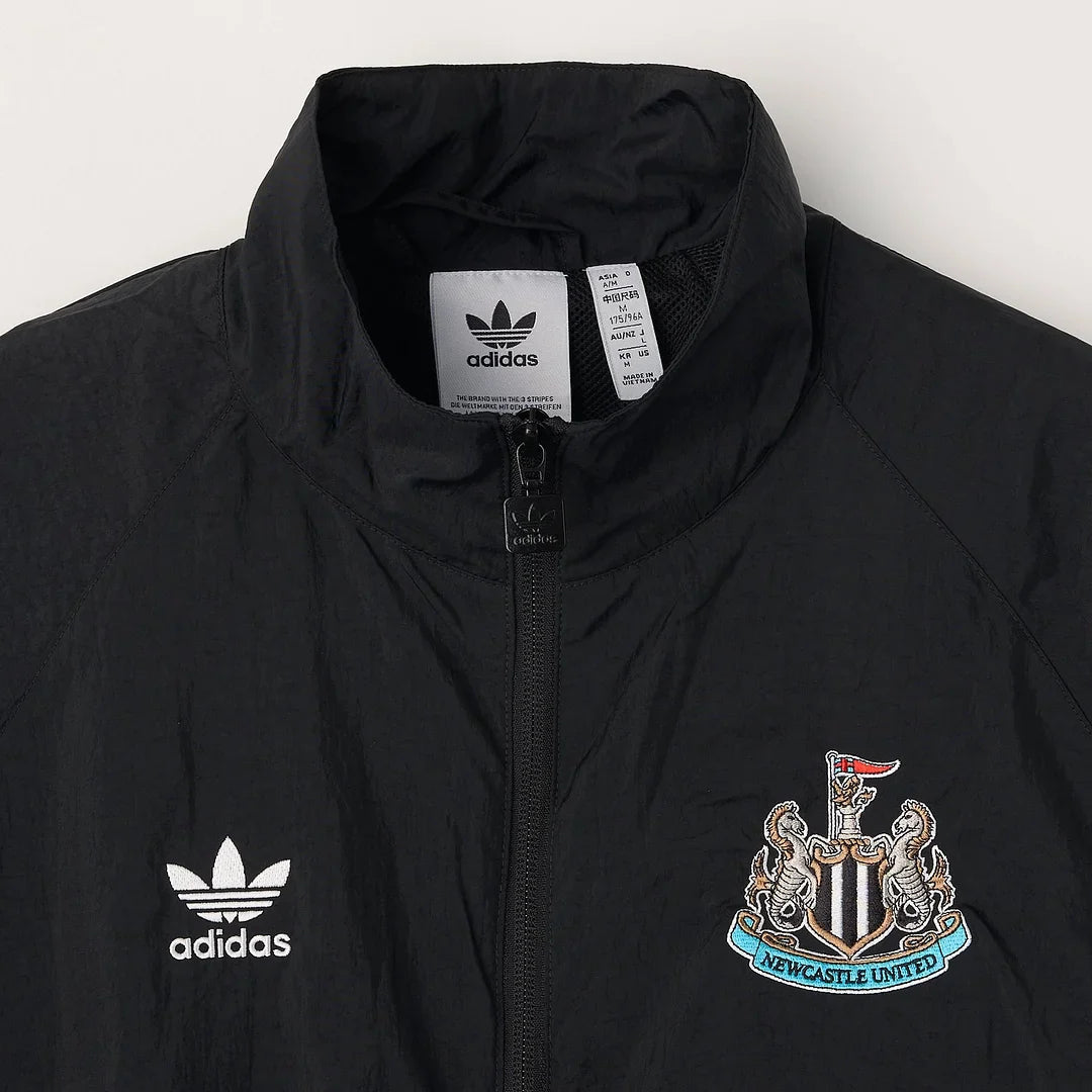 2024/2025 Newcastle United Windbreaker Black Soccer Jersey 1:1 Thai Quality FTBL4ALL
