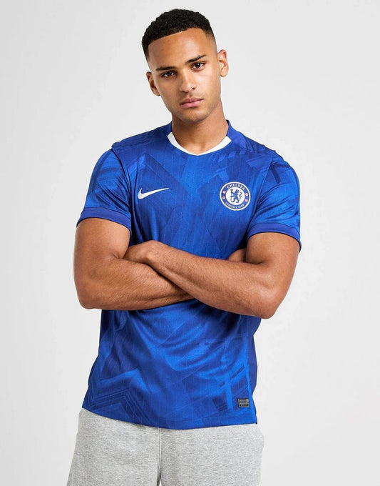 NIKE CHELSEA FC 2025/26 HOME SHIRT –