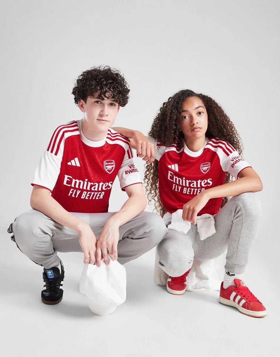 ADIDAS ARSENAL FC 2025/26 HOME SHIRT JUNIOR –
